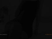 辣妹狗爬式被干还秀出大奶子