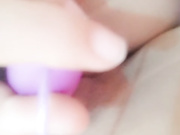 宅男撸管推荐据说可以约炮玩群P的童颜一线逼美眉主播玩跳蛋和狼友互动