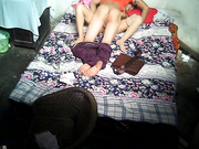 光頭小哥出租屋約了個豐滿少婦小姐姐泄瀉火 貌似是憋壞了內射一炮居然沒滿足肉棒還是硬硬的 最後只好啃奶自擼了～720P高清