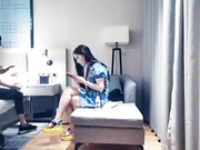 全国探花黄先生代班约蓝裙妹子护士装骑乘后入