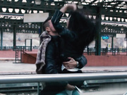 情侣火车站裤子脱了抠逼回家在操不行啊