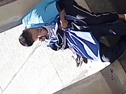 大连高中校园惊现火爆一幕 小情侣大白天的在走廊就开干