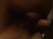 【全網推薦】操別人女朋友-看她和男朋友打電話操的更猛 還把內棒塞她嘴裏 妹子努力憋著不讓自己叫出來 1080P高清原版