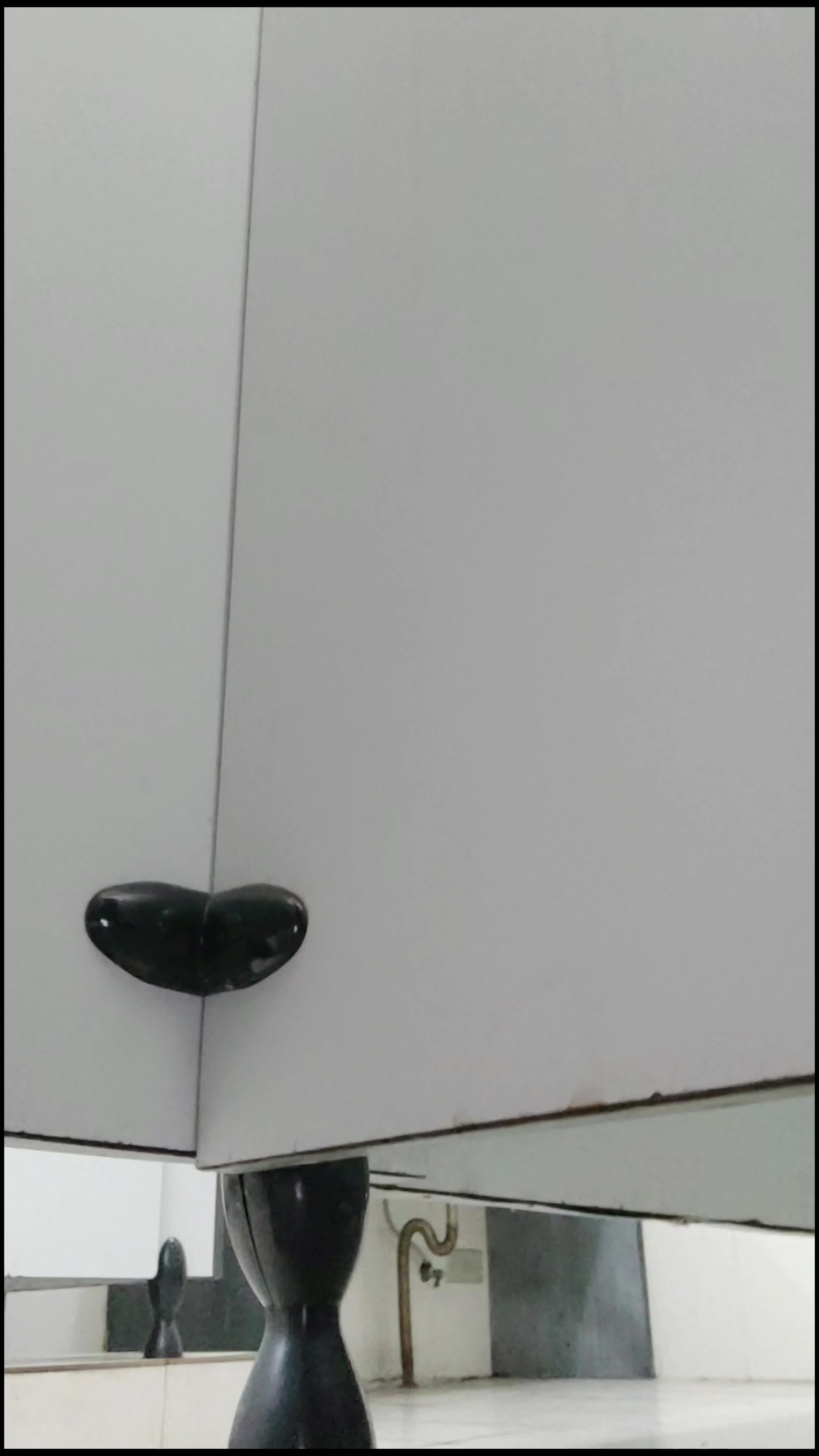 某艺术班学委偷拍被发现