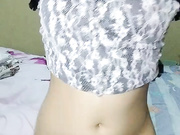 甜美美女和炮友大秀操逼掏出大屌吸吮