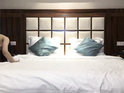 男爵童颜巨乳大奶妹帮男爵手撸口舔玩弄风骚