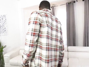 荡妇乔安娜·安吉尔在肛门撞击后吃黑色大鸡巴