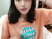 新人小妹让小哥舔吃奶子抠着逼激情爆草干菊花